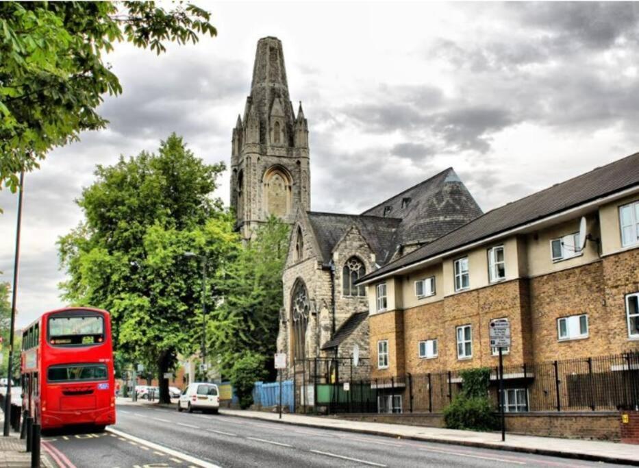 Functional Budget Stay With Wi-Fi And Laundry Facilities Near Tube Station London Exteriör bild