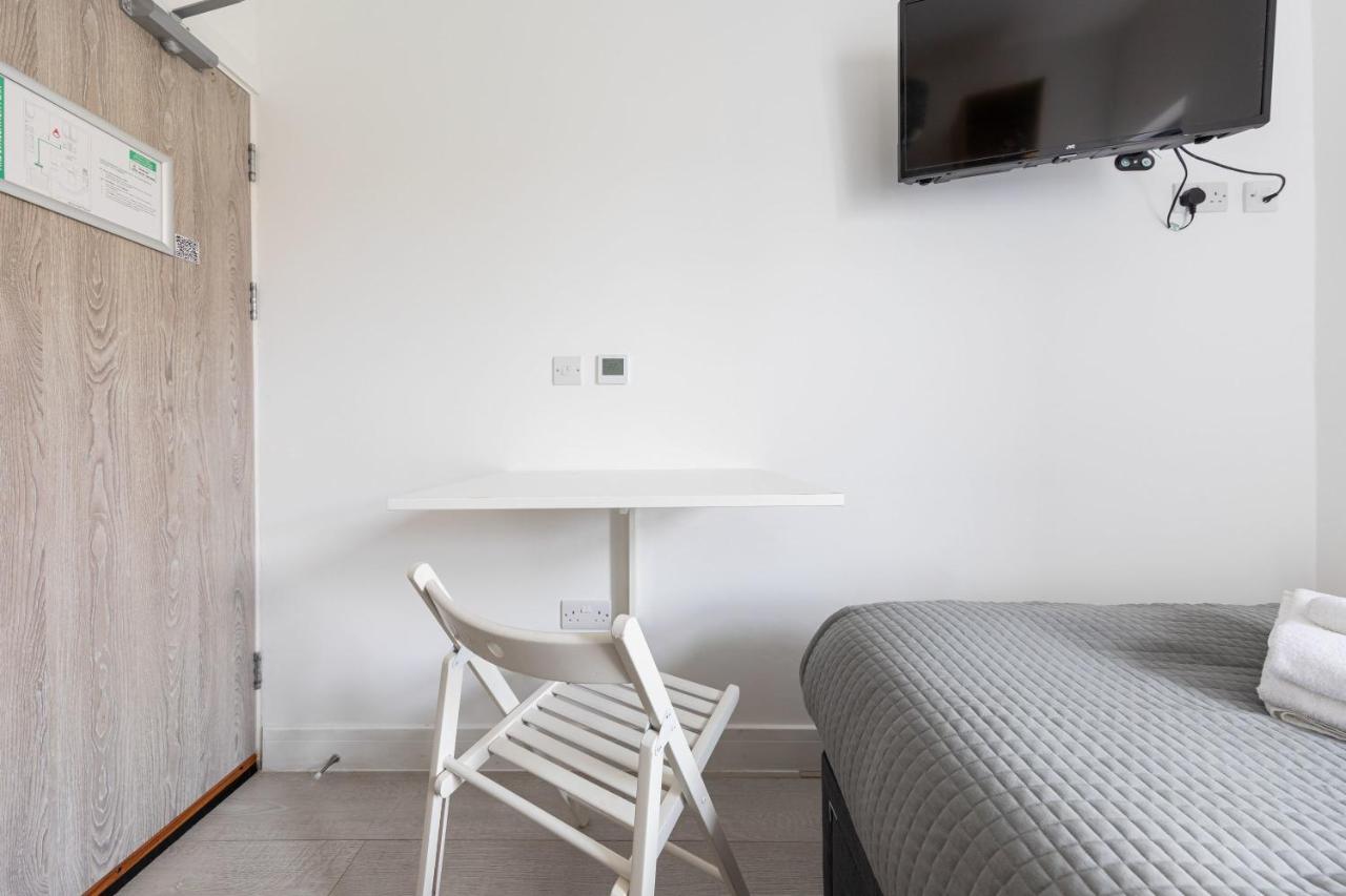 Functional Budget Stay With Wi-Fi And Laundry Facilities Near Tube Station London Exteriör bild